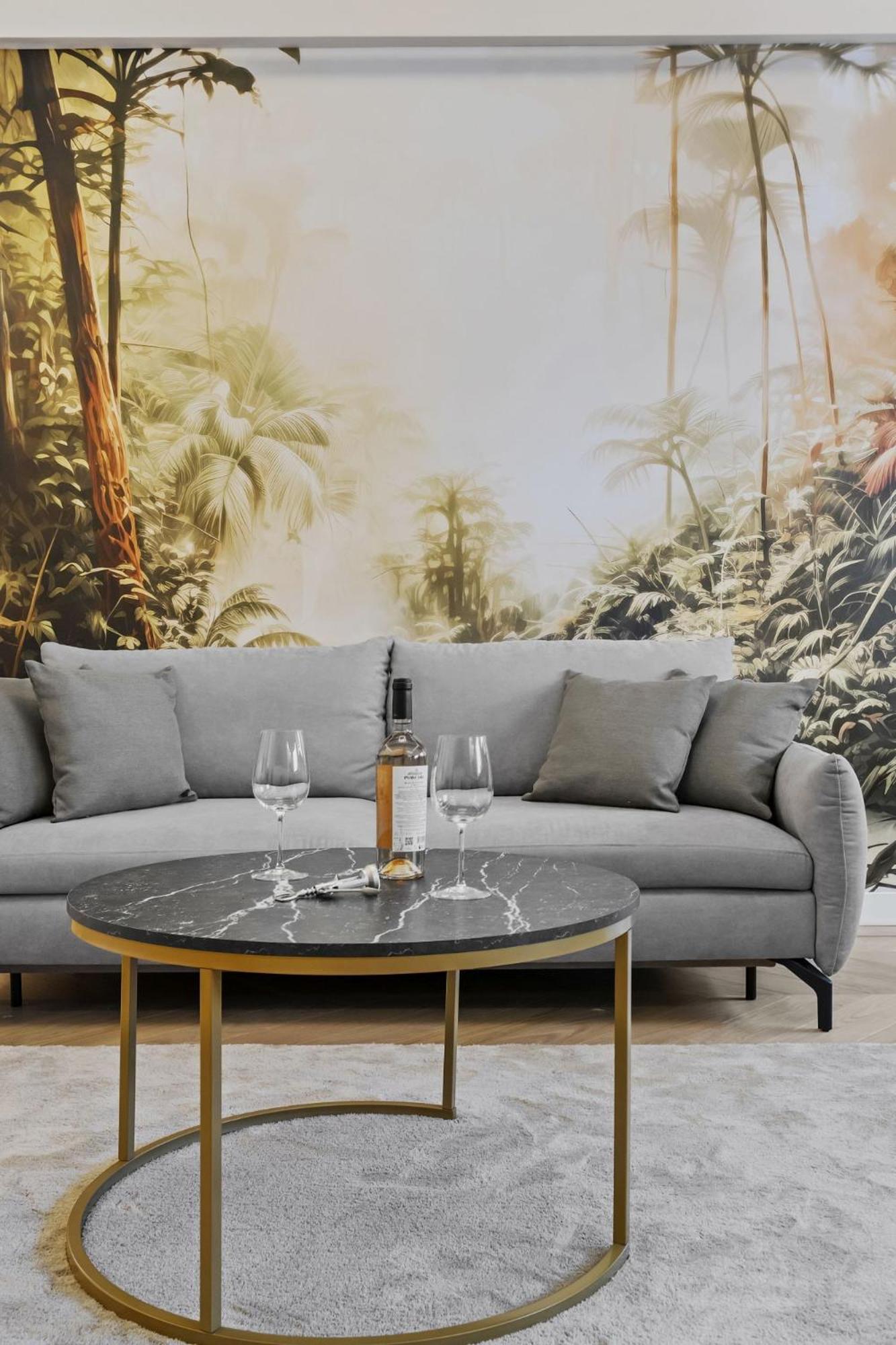 Central Two Rooms Apartment The Paradise Of Lights Bukarest Eksteriør billede
