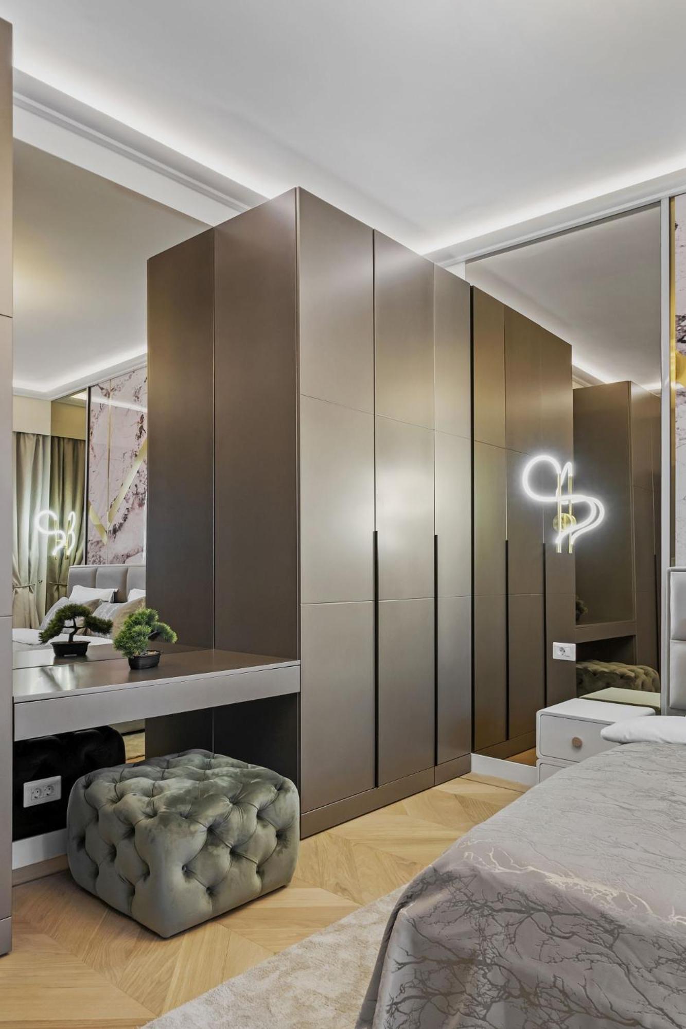 Central Two Rooms Apartment The Paradise Of Lights Bukarest Eksteriør billede