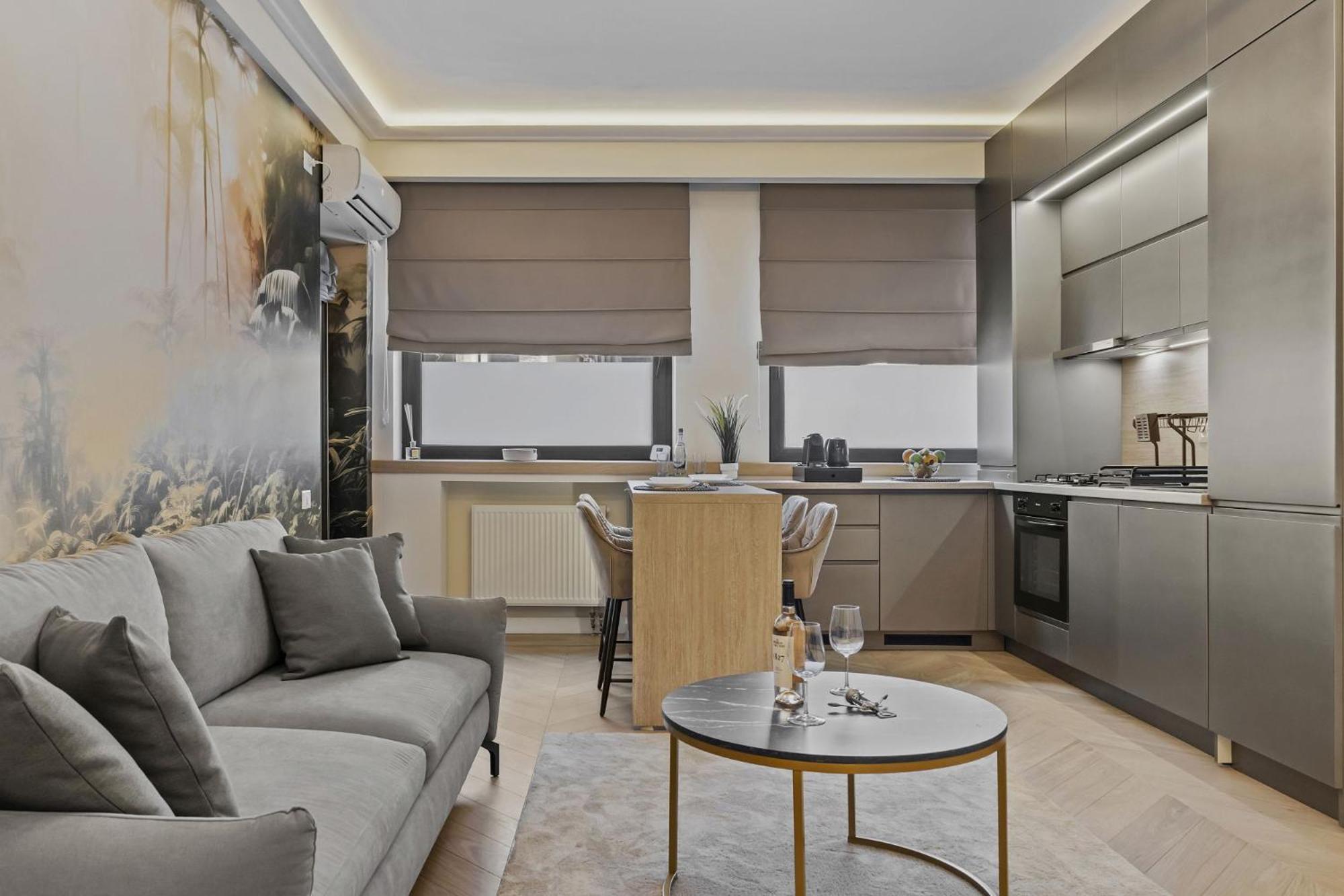 Central Two Rooms Apartment The Paradise Of Lights Bukarest Eksteriør billede