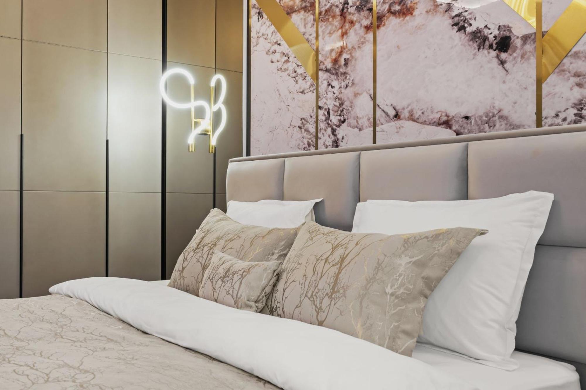 Central Two Rooms Apartment The Paradise Of Lights Bukarest Eksteriør billede