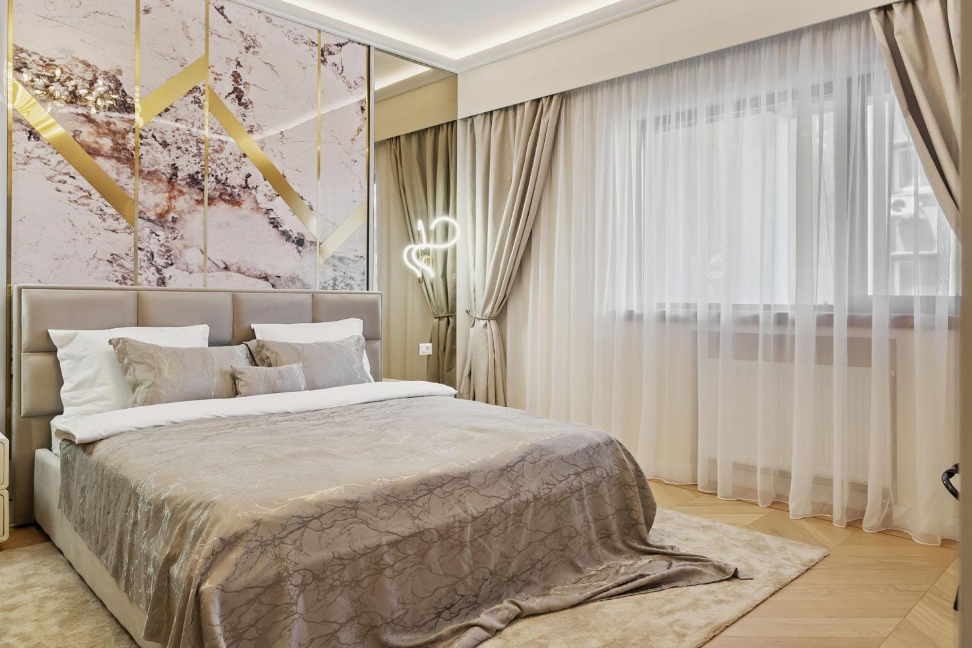 Central Two Rooms Apartment The Paradise Of Lights Bukarest Eksteriør billede