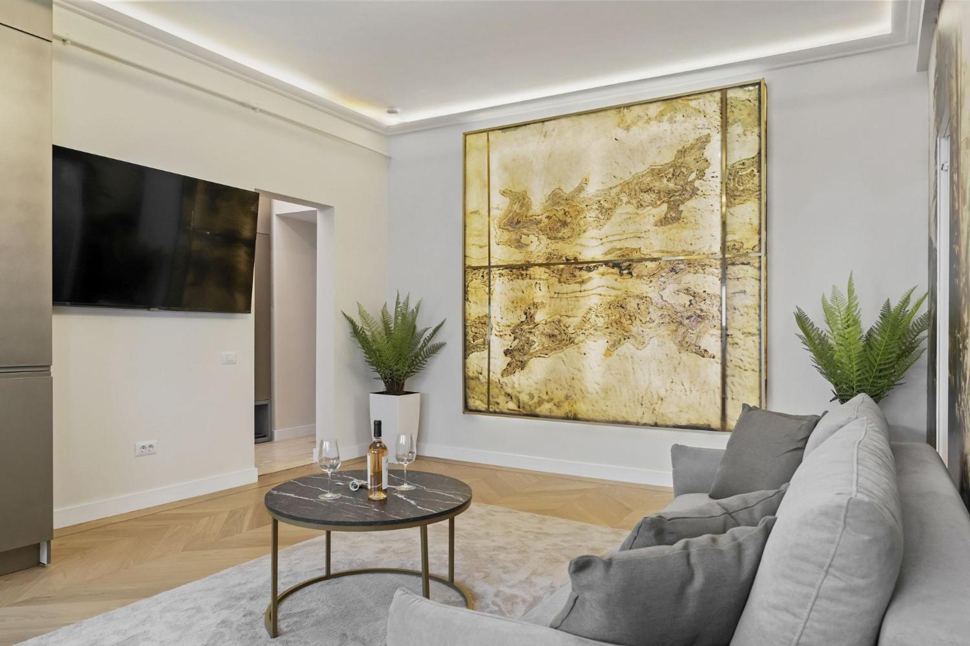 Central Two Rooms Apartment The Paradise Of Lights Bukarest Eksteriør billede